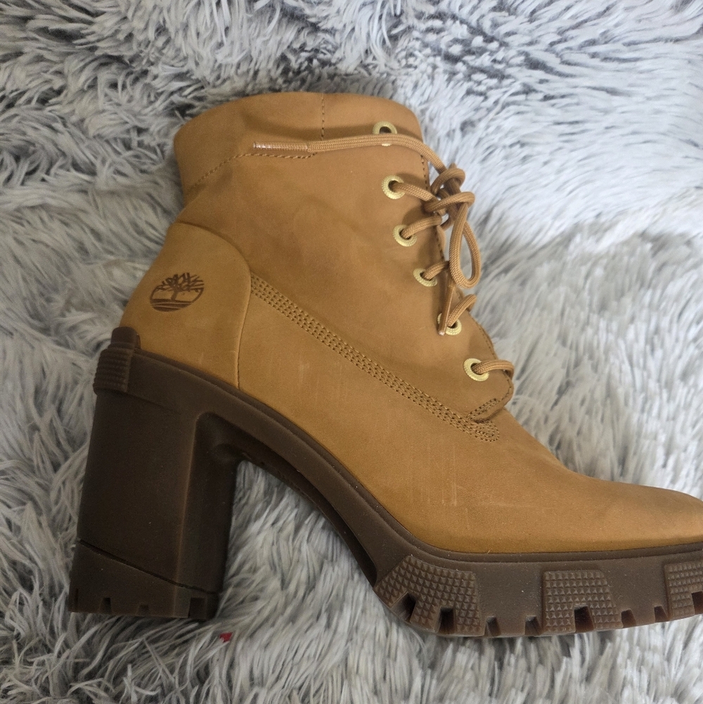 Timberland Women's Tan Heeled Boots